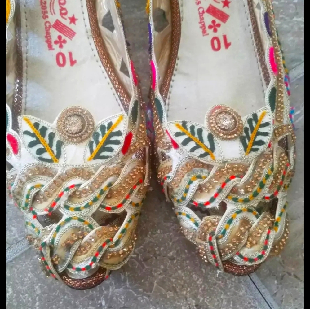Shoes - Picture 2 of 3